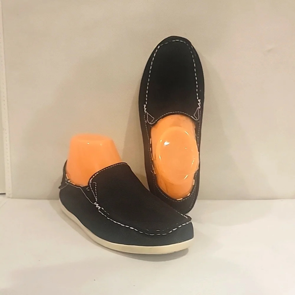 OLUKAI WOMEN'S NAVY MESH SLIP‎ ON FLATS (sz 8)
